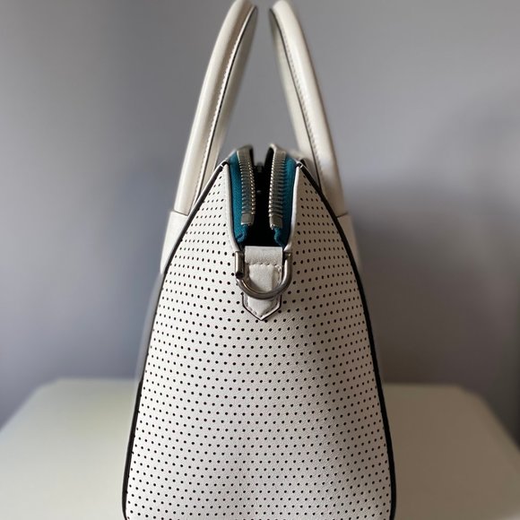 Givenchy Antigona Small - Picture 7 of 9